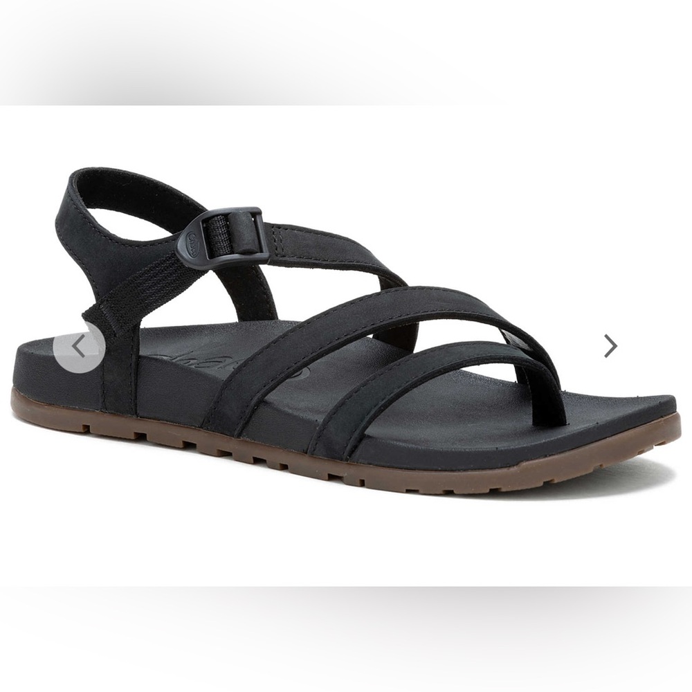 Lowdown strappy sandal size 7